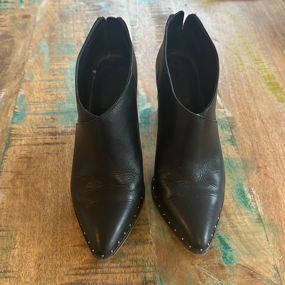 Vince Camuto zip up booties